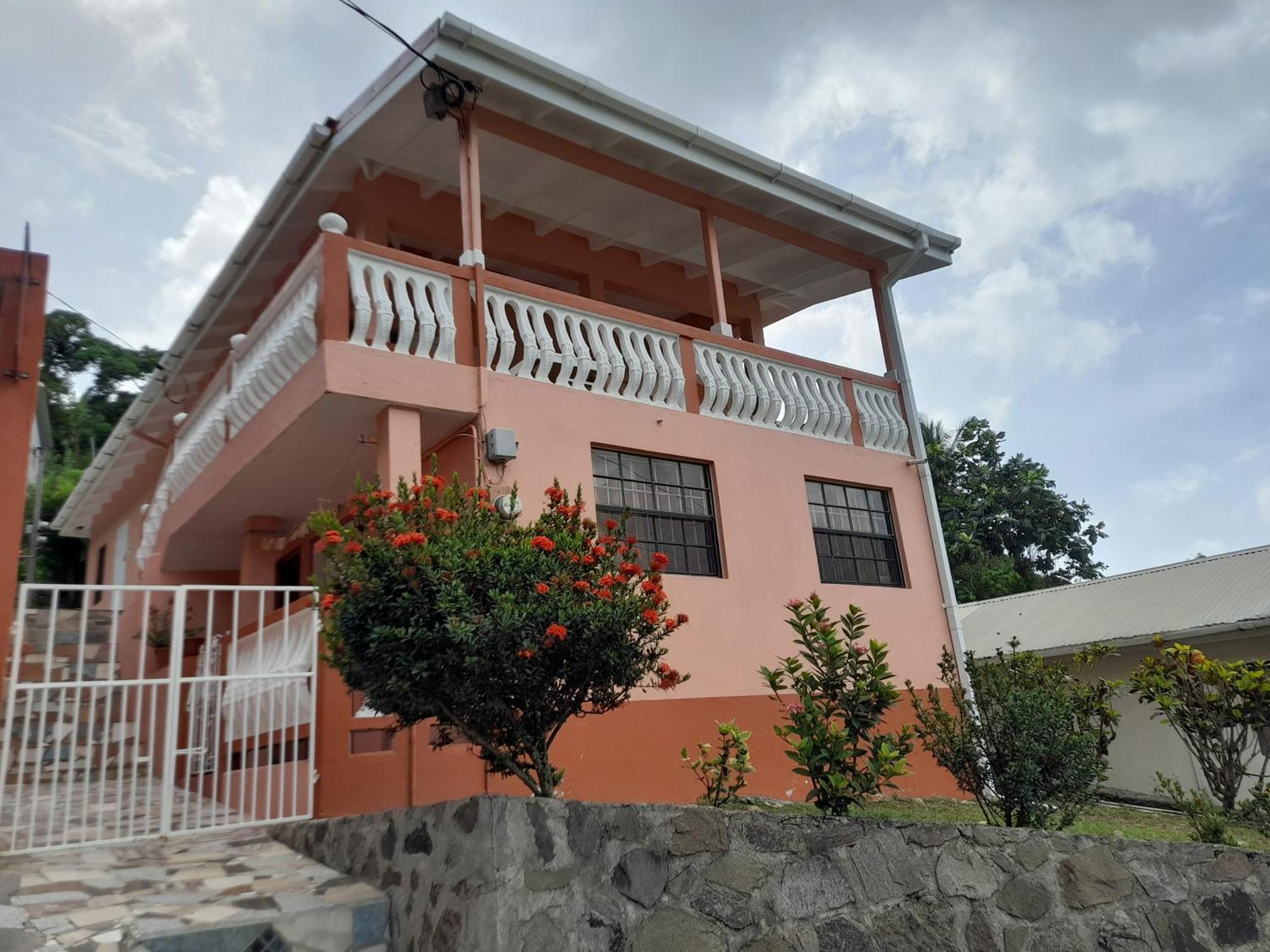 Angie'S Cove, Modern Get-Away Overlooking Кастри Экстерьер фото